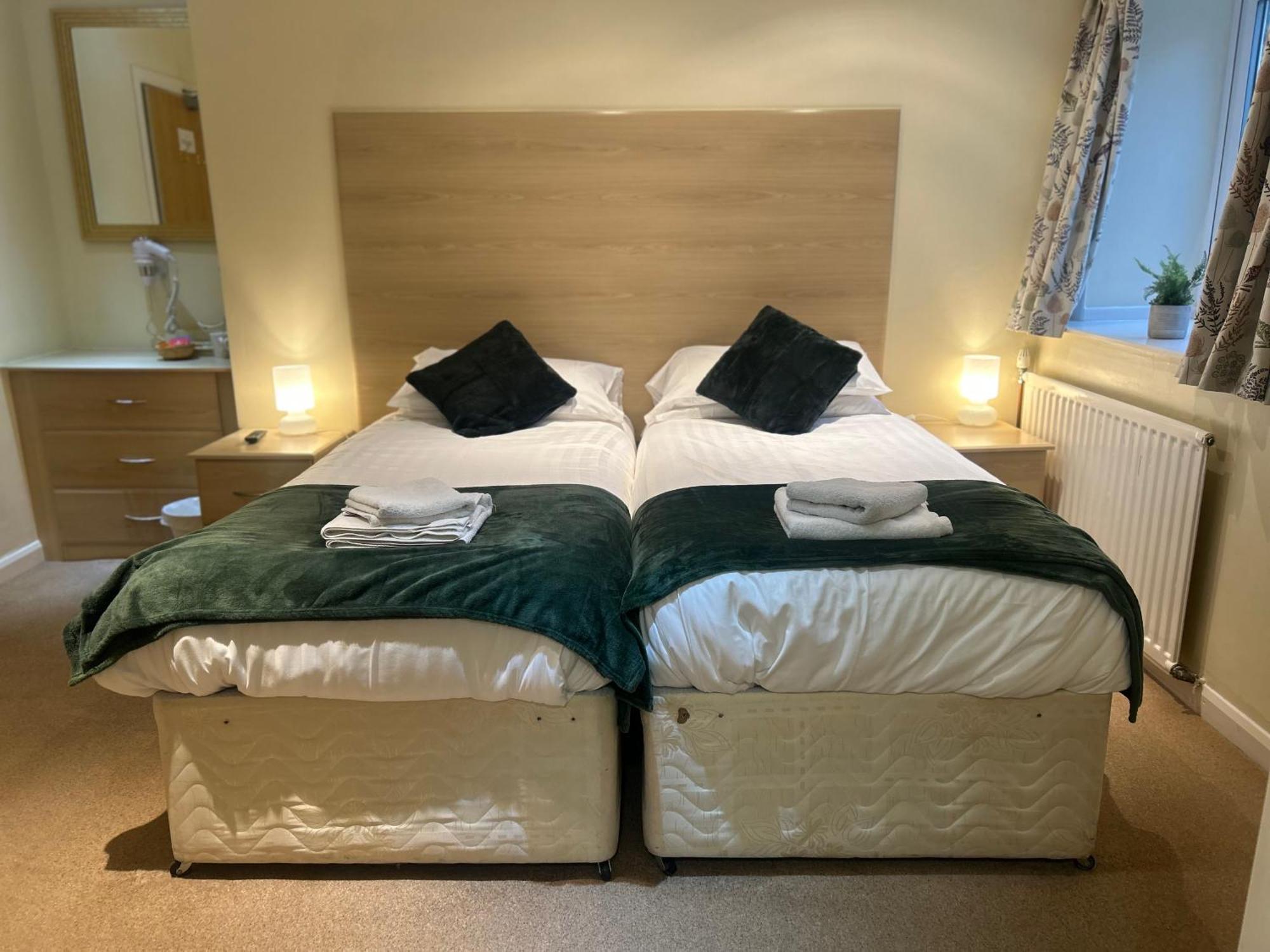 Kearton Guest House Thwaite ภายนอก รูปภาพ